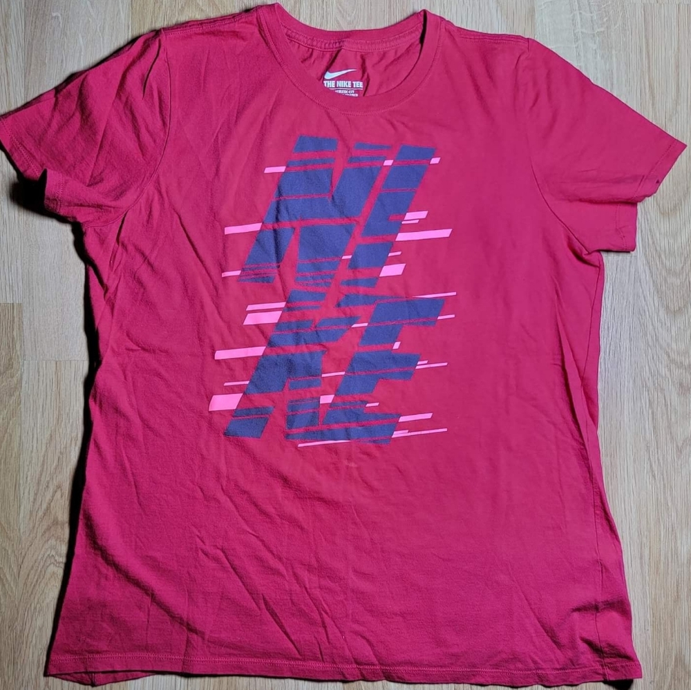 Red Nike Kids XL Tshirt